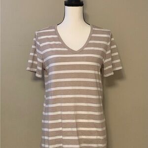 Orvis Tan and Cream Striped V-Neck Tee size medium euc